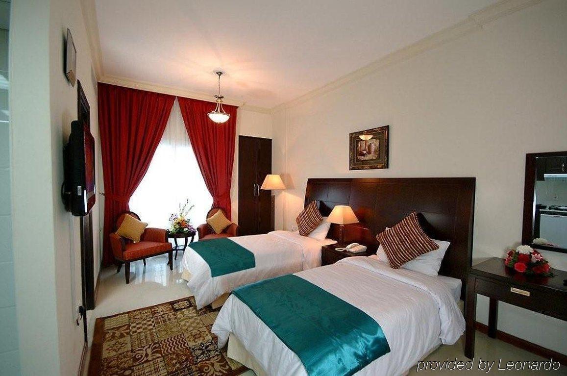 Golden Square Hotel Apartments ドバイ エクステリア 写真