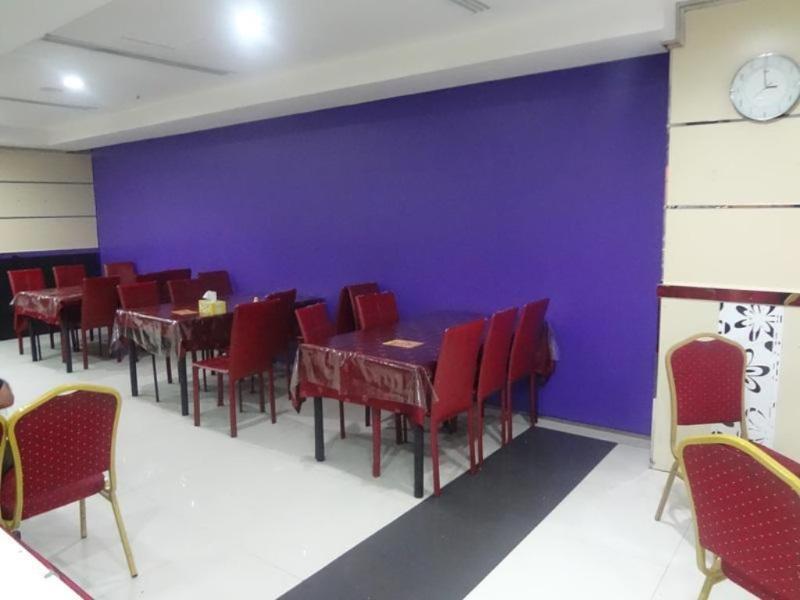 Golden Square Hotel Apartments ドバイ エクステリア 写真