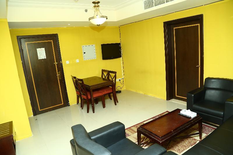 Golden Square Hotel Apartments ドバイ エクステリア 写真