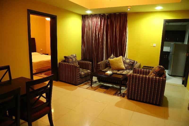 Golden Square Hotel Apartments ドバイ エクステリア 写真