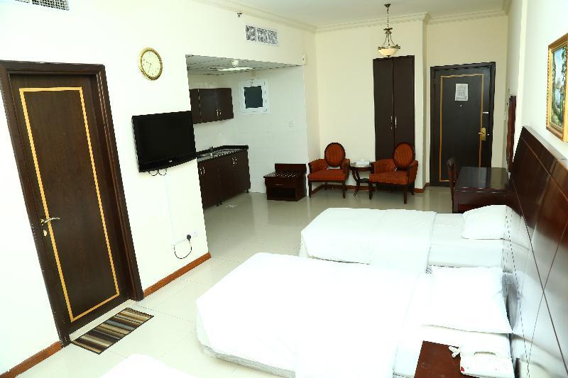 Golden Square Hotel Apartments ドバイ エクステリア 写真