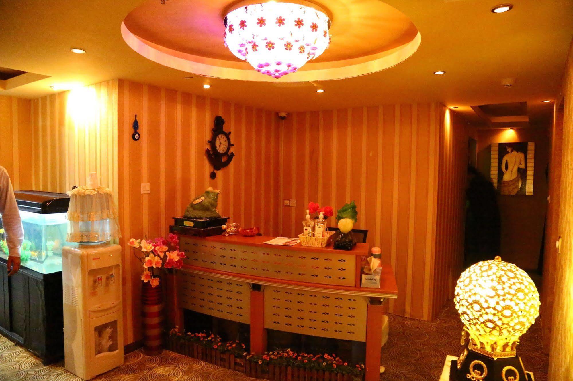 Golden Square Hotel Apartments ドバイ エクステリア 写真