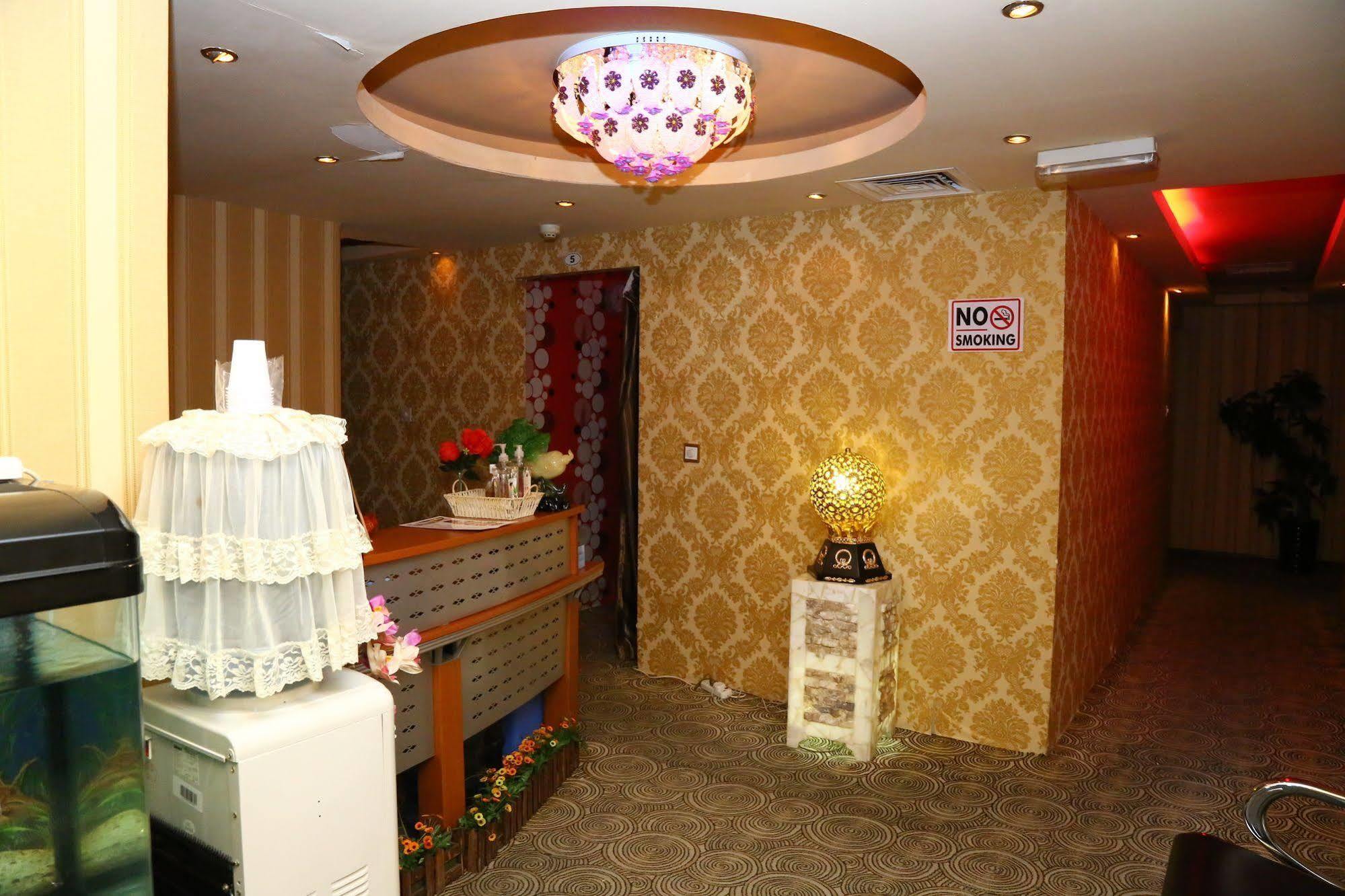 Golden Square Hotel Apartments ドバイ エクステリア 写真