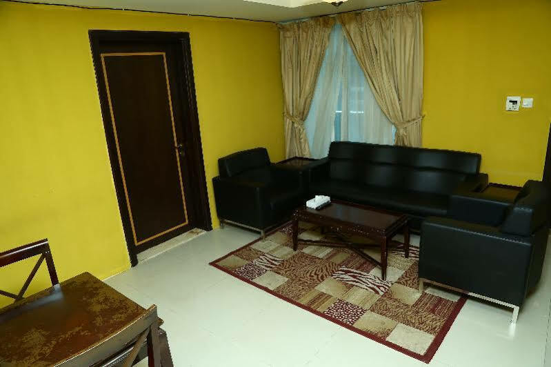 Golden Square Hotel Apartments ドバイ エクステリア 写真